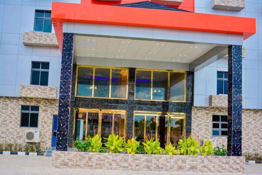 Wetland Hotel Ughelli Экстерьер фото